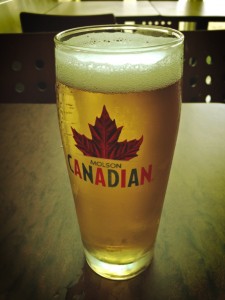 a molson canadian piint 