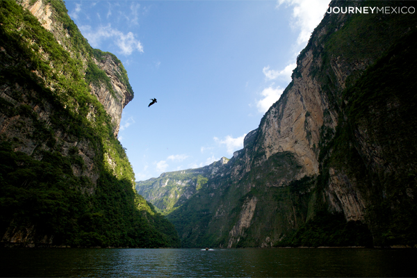 sumidero canyon in Chiapas, Mexico, photo by: Journey Mexico