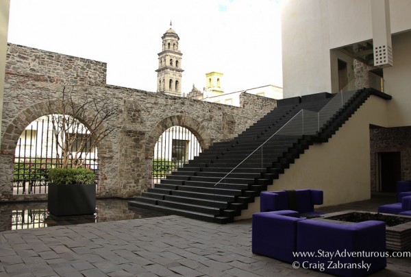 the open air lobby of La Purificadora in Puebla, Mexico