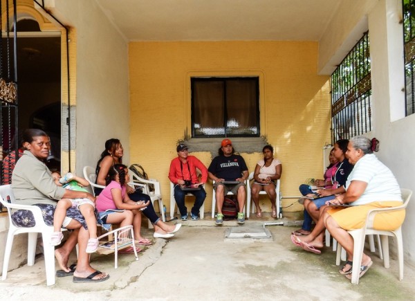 teaching community english on fathom at the home of the family 