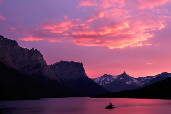 st mary lak and goose island inside Glacier National Park Montana