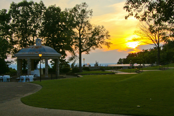 sunset photos at Burritt on the Mountain in Huntsville, Alabama