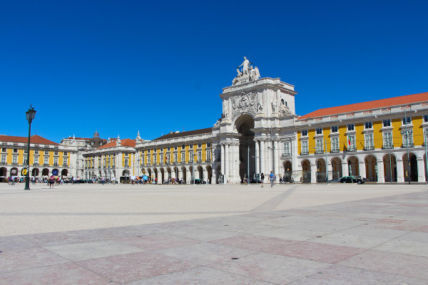 the main plaza, it is where one starts Lisbon exploration