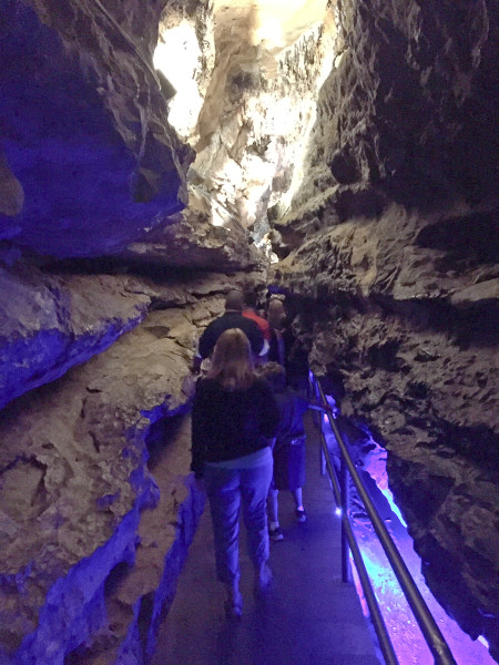 passage way throigh the hall of the dreams in Ruby Falls, Chattanooga, Tennessee