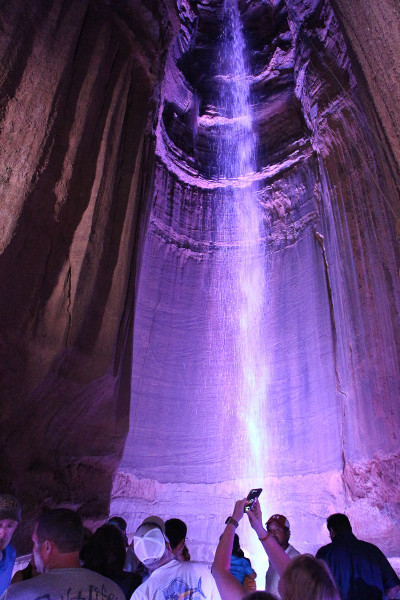 5 minutes in the cave with Ruby Falls Chattanooga, Tennessee