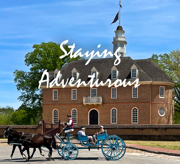 carriage ride in colonial williamsburg on the governor's mansion