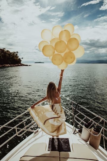 exclusive private charter yacht women balloons
