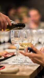 spanish wine tasting, pouring a white wine