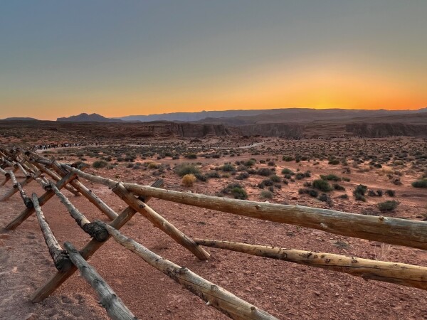 the path at sunset at Horseshoe Bend 
